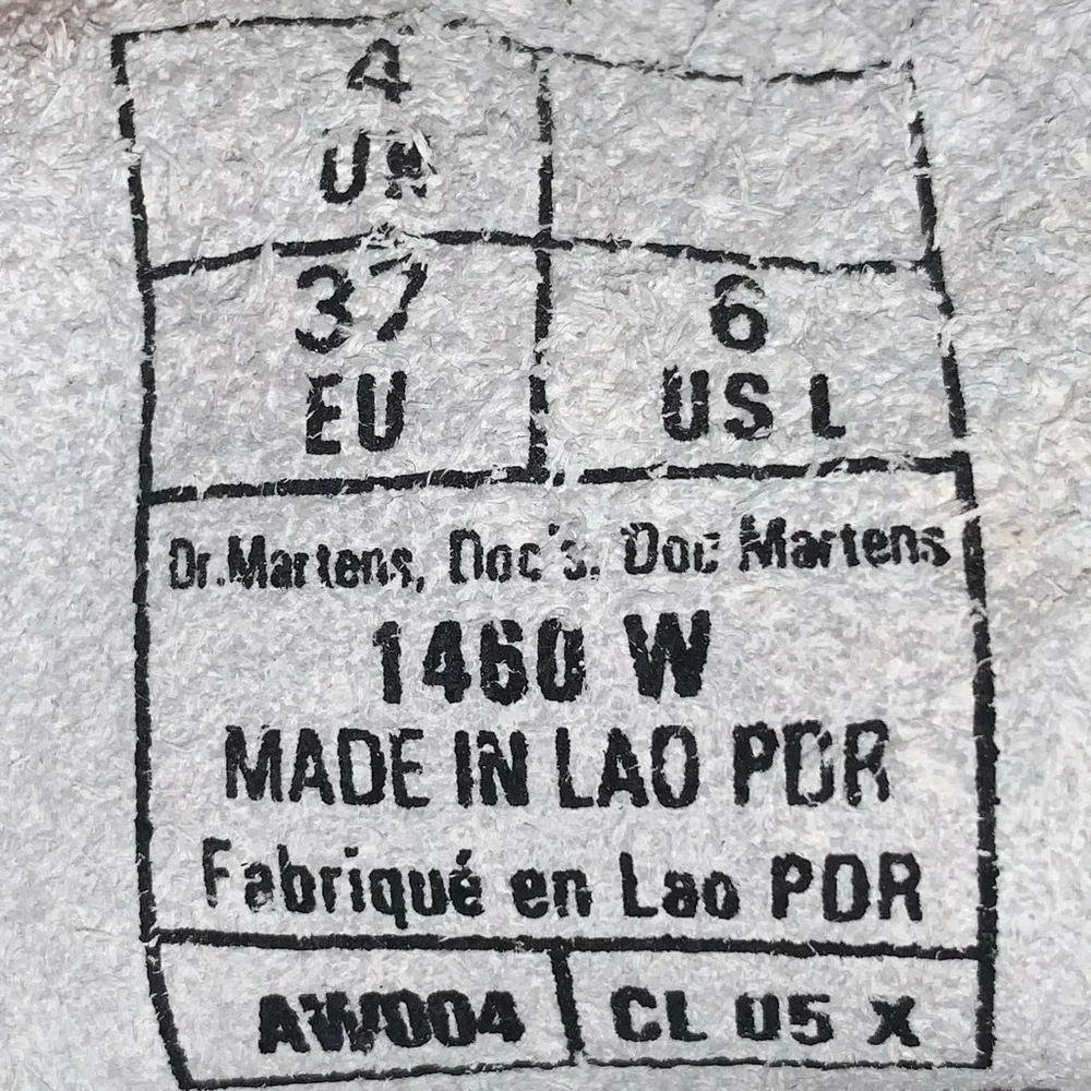 The Dr. Martens Women’s 1460 Smooth Leather Lace Up Boots-Size 6 NWT - Picture 11 of 11